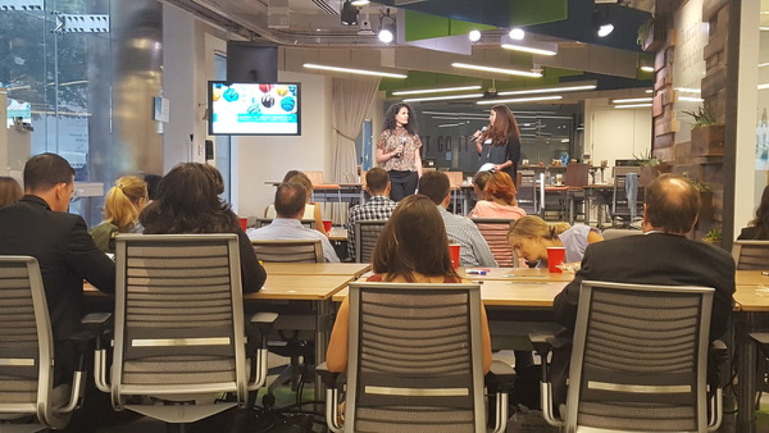 Co-founders Lisa Mendelow and Aza Damood introduce the panelists