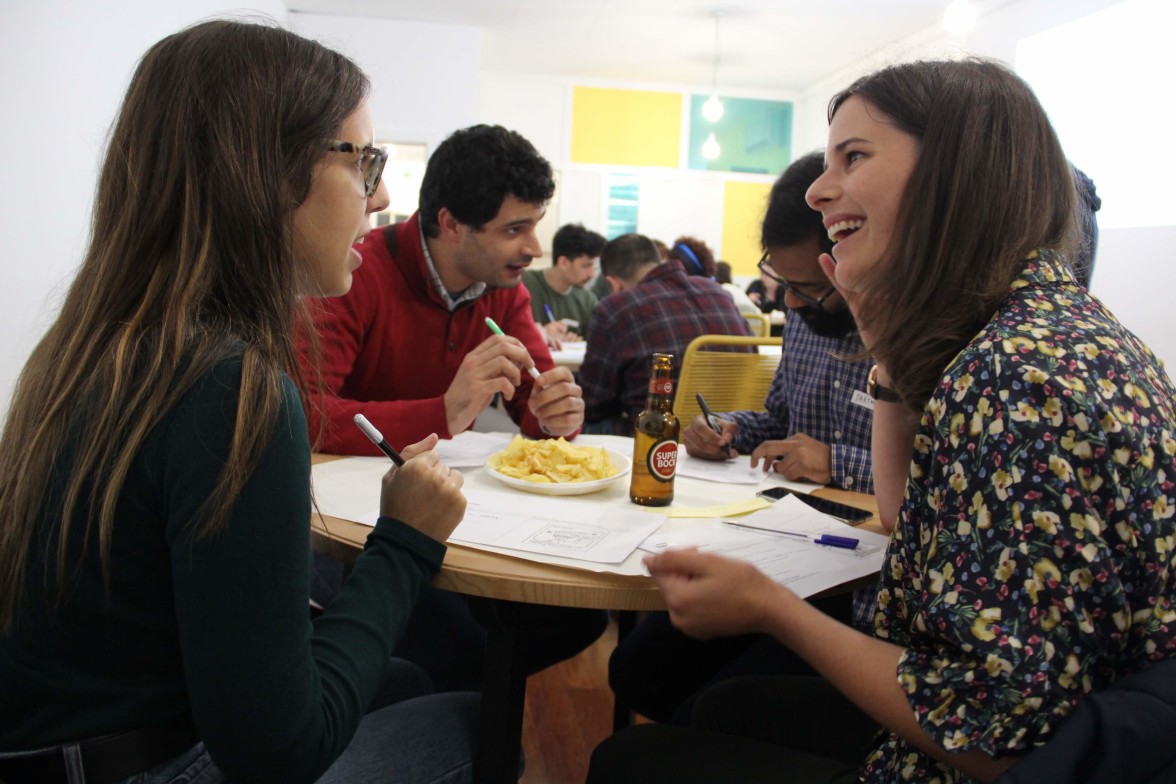  Gabriela, this post author (on the left), and Chloë (on the right) getting to know each other -- 