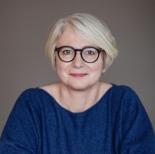 Prof. Vicky Tiegelkamp