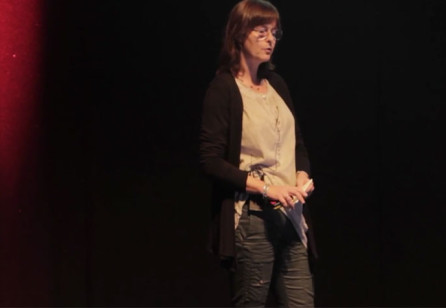 Ragnhild Halvorsrud: Let's Visualise The Bits & Bytes Of Service