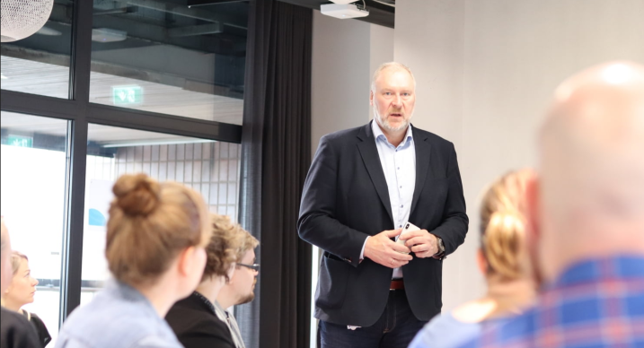 Telia Finland’s CEO Stein-Erik Vellan welcoming the network.